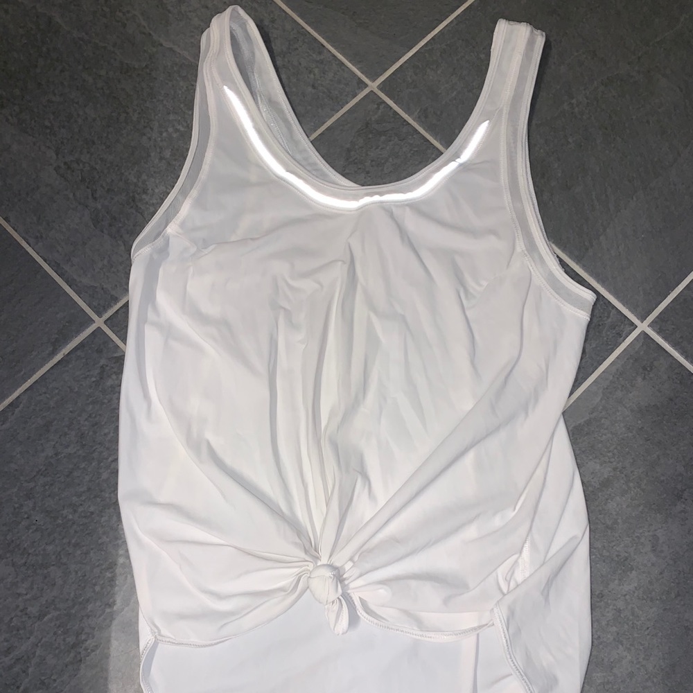 white lululemon reflective tank